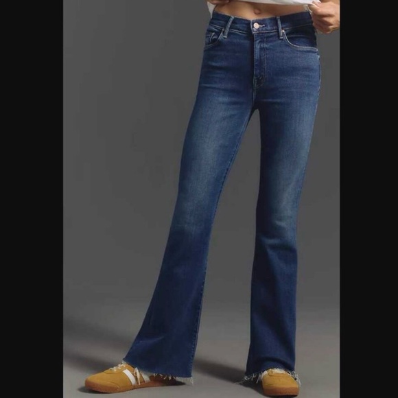 MOTHER Denim - MOTHER The Weekender Fray in wash Take It Easy